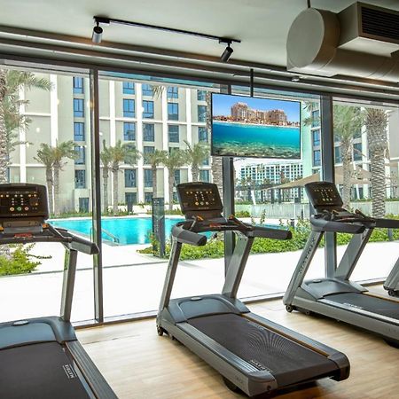 A Luxury Aprt 2 Bedrooms Balcony With Wonderful View Mall Access Hi Speed Wifi Beach Access & Much More For Family Only Samaheej Exteriör bild