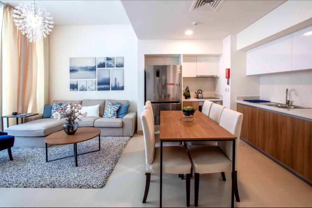 A Luxury Aprt 2 Bedrooms Balcony With Wonderful View Mall Access Hi Speed Wifi Beach Access & Much More For Family Only Samaheej Exteriör bild